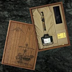 Namiki Yukari 100th Anniversary Fountain Pen In Seven Gods Fuku-roku-ju - 18K Gold Medium Point -Pen & Paper Store namiki yukari 100th anniversary fountain pen in seven gods fuku roku ju 18k gold medium point 392